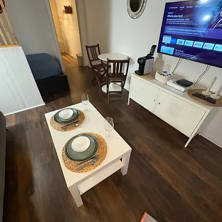 Cocon Lumineux à 2 Min Du Port Et Des Restaurants Apartamento *